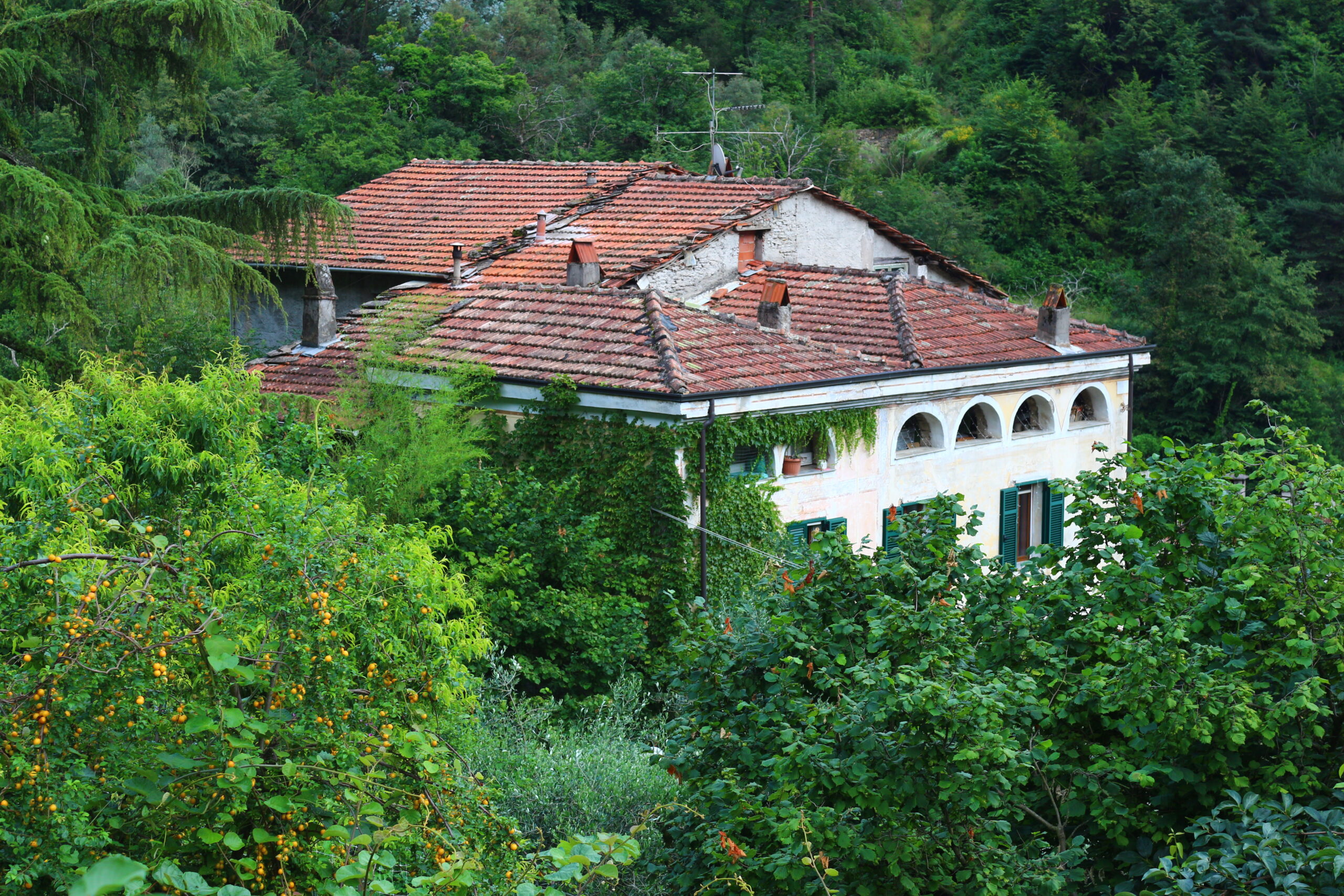 La casa tra le Alpi Liguri